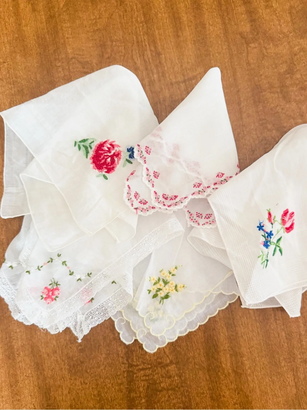 Embroidered Vintage White Floral Handkerchiefs - Set of 5